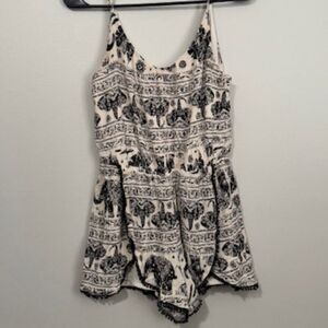 USED Woman's Sienna Sky Mini Dress Color Black/Cream Size Small